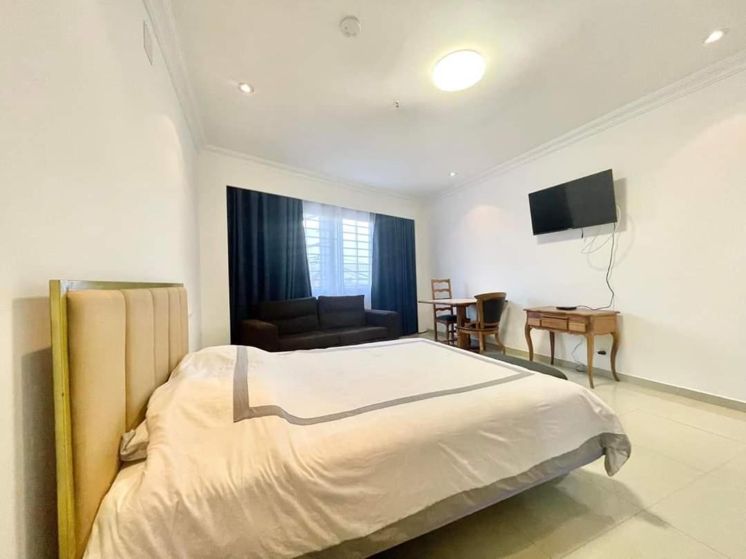 Residence D Ankadifotsy Антананариву Екстериор снимка
